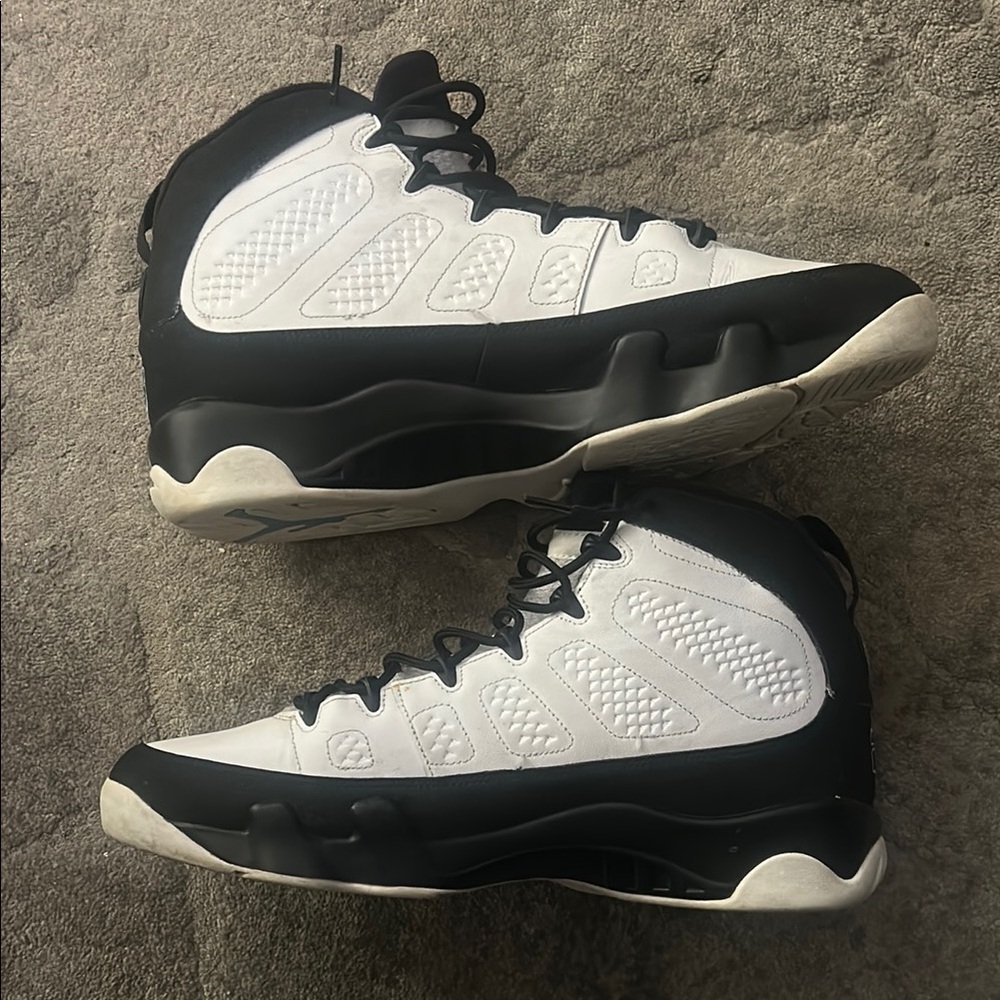 Air Jordan 9 Retro ‘University Blue’